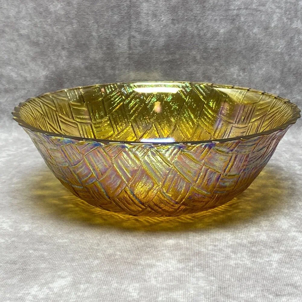 Indiana Glass Weavetex Iridescent Gold Fruit/Salad Bowl 9" Vintage - Picture 2 of 7